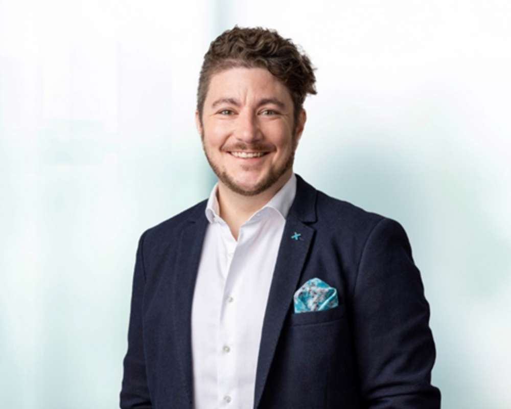 Portraitbild von Dennis Preiter